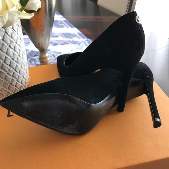 SOLD Authentic LOUIS VUITTON Suede Pumps - Picture 7 of 8